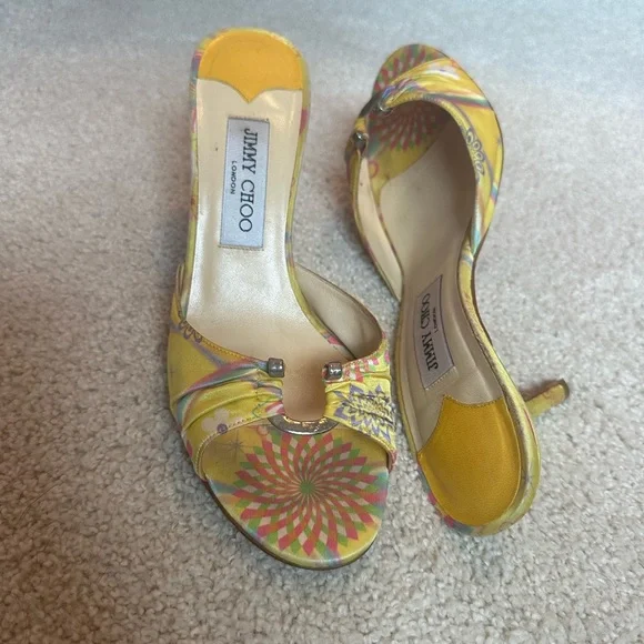 Jimmy Choo Yellow Heels Elegant Design - Picture 4 of 6